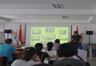 新疆警察學(xué)院信息安全工程系來我孵化器參觀學(xué)習(xí)2.png